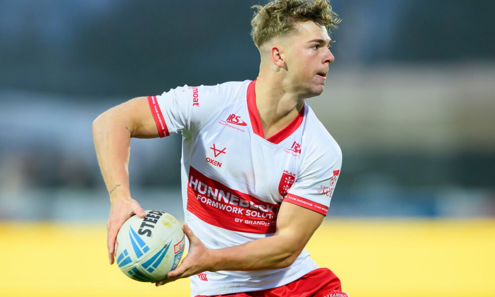 Hull KR trio and Castleford Tigers playmaker make loan switch