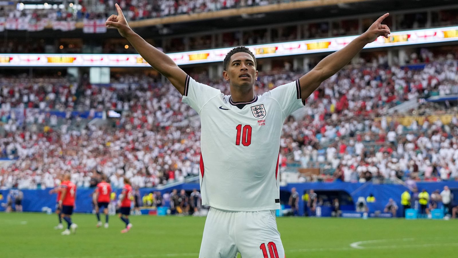 England through to World Cup semi-final after Bellingham scores twice