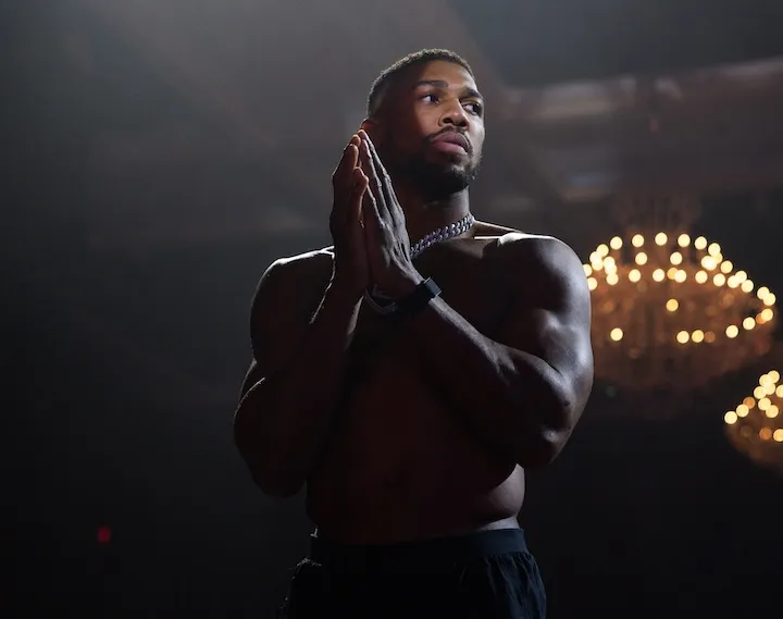O'Shaquie Foster BLASTS Shakur Stevenson: "He Disrespected Me As A Man"
