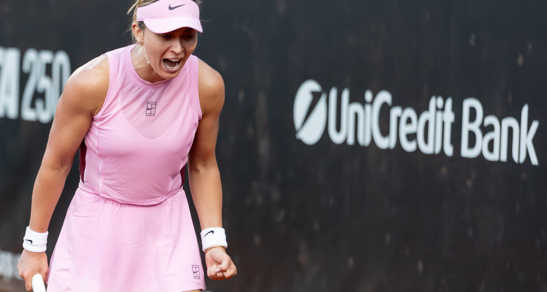 Badosa survives Ibragimova challenge from 4-1 down in decider in Iasi