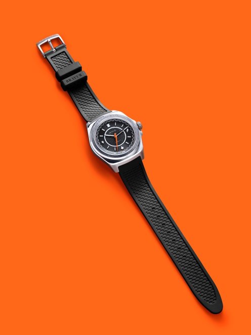 Bravur × Zwift Limited Edition on black strap, flat-lay