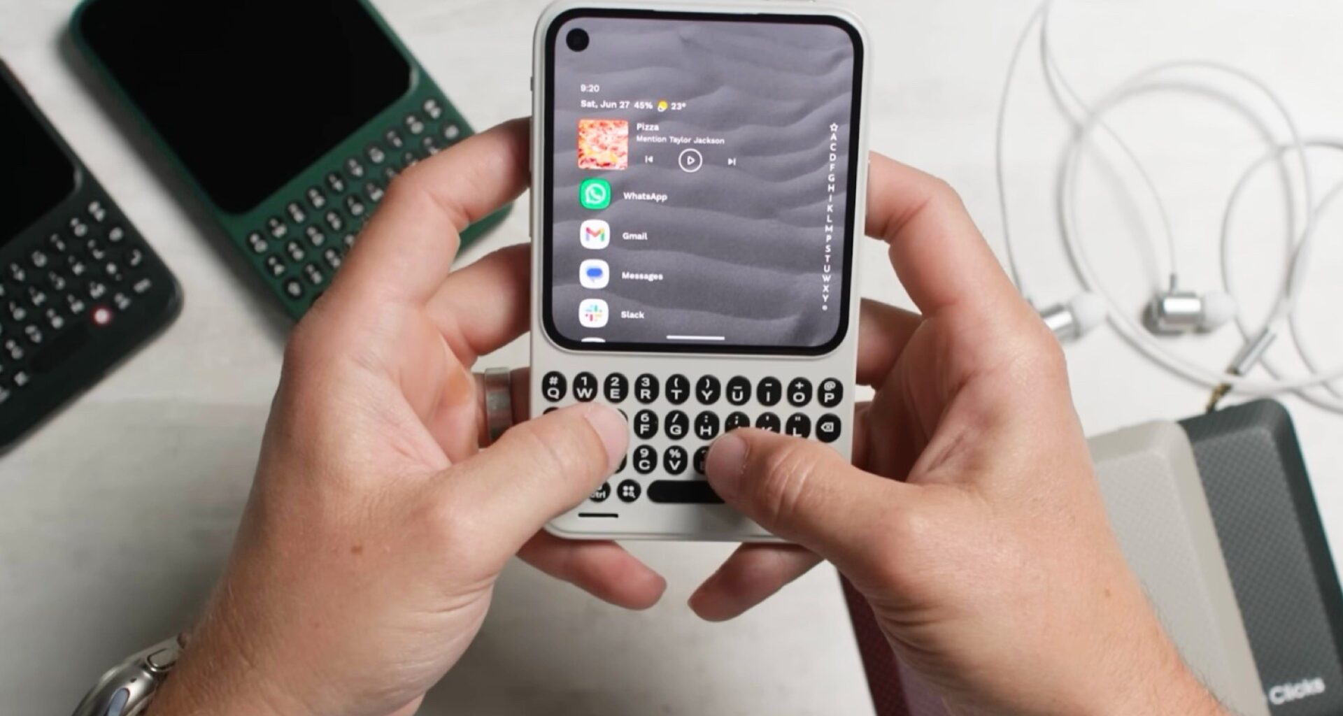 Compact smartphone with keyboard: Clicks Communicator featured in hands-on video