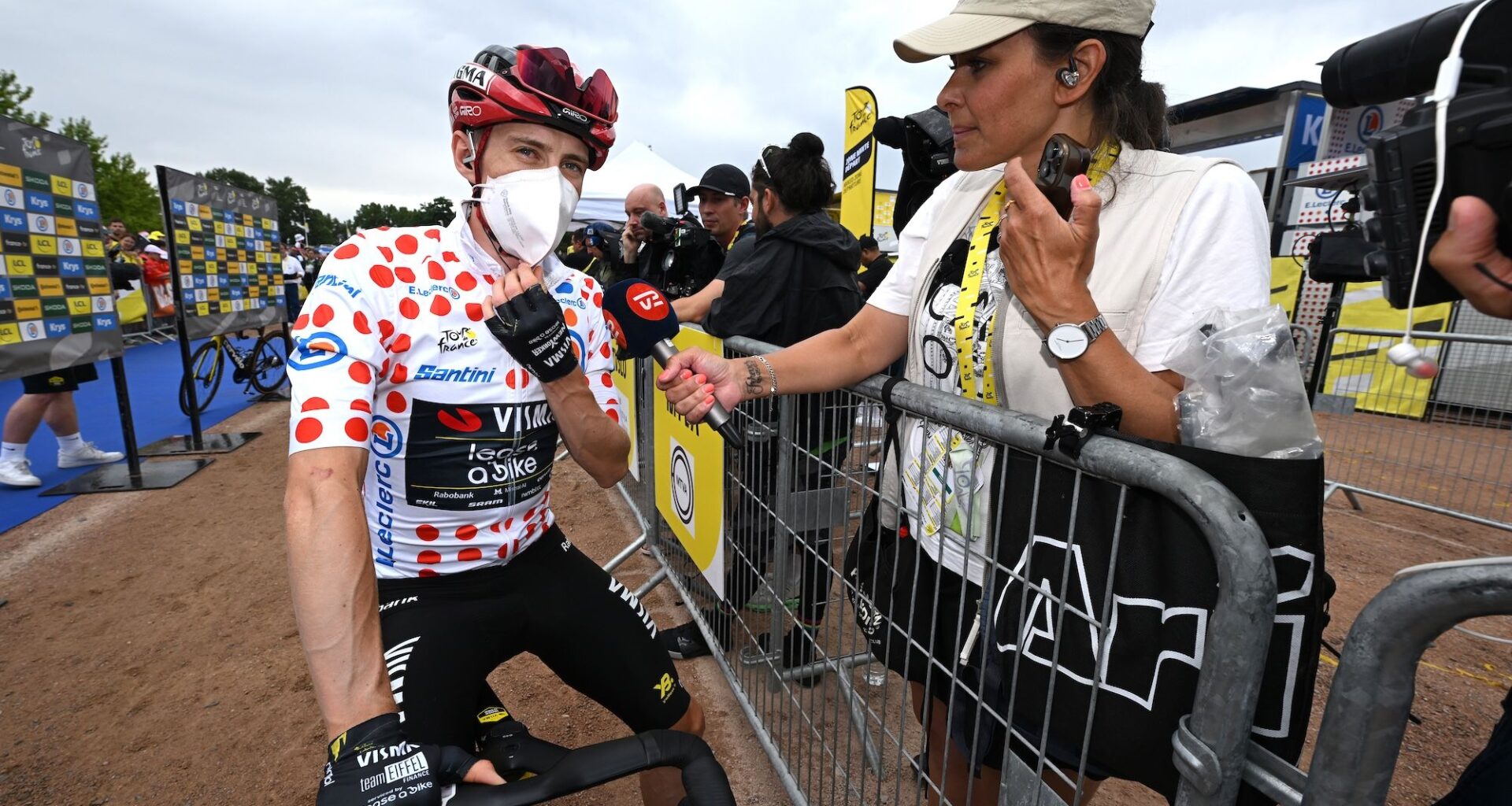 'Don't boo at him' - Jonas Vingegaard defends Tadej Pogačar against Tour de France hecklers