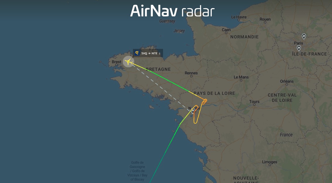 Ryanair flight FR5448 to Nantes is declaring an emergency due to low fuel
