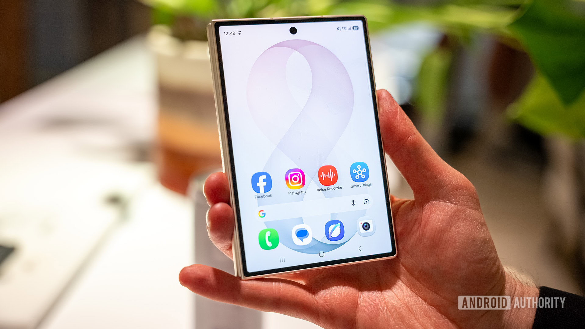 Galaxy Z Fold 8. in hand display on Galaxy Z Fold 8. in hand display on
