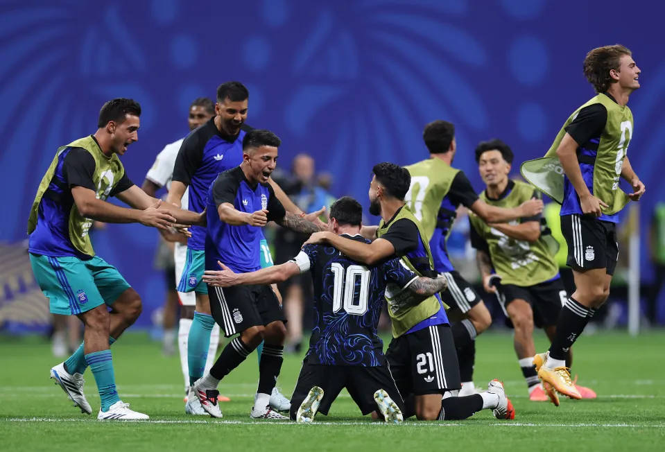 Argentina celebrate their 2-1 win over England