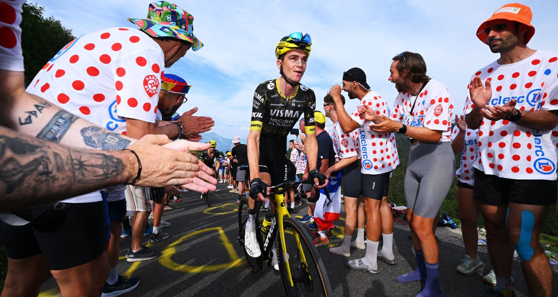 'The focus is already switched' - Visma-Lease a Bike regroup following the crash-out of Tour de France leader Jonas Vingegaard