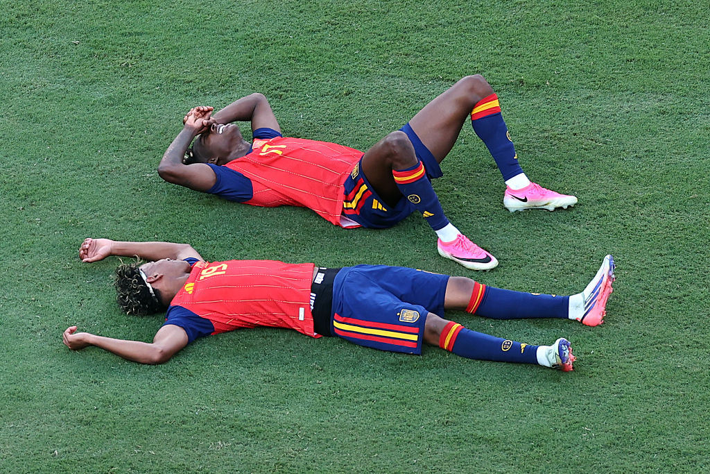 Lamine Yamal and Nico Williams of Spain celebrates after the FIFA World Cup 2026 Final match. (Photo by Robbie Jay Barratt - AMA/Getty Images)