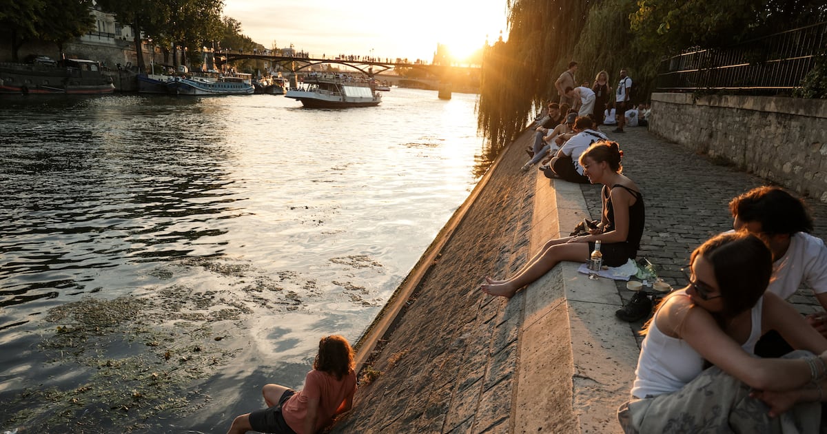 Life in France in 40 degree heat: Parisian heat traps are only part of the equation – The Irish Times