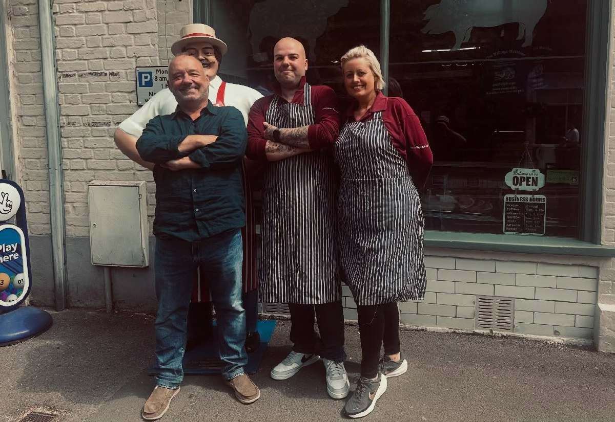 Comedian Bob Mortimer visits Kingsclere butcher for filming of new series