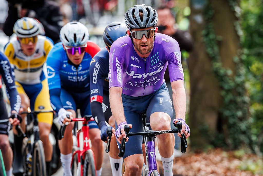 Durbridge riding in front of a breakaway