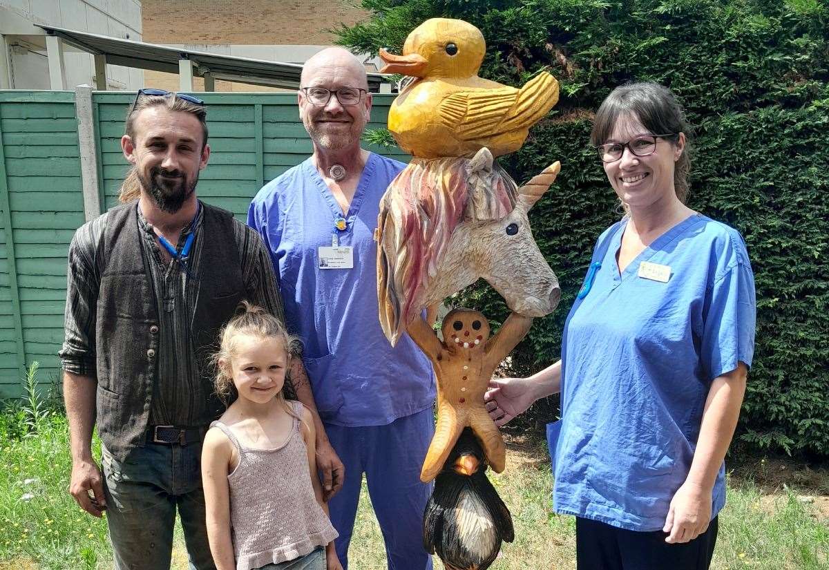 King’s Lynn sculptor’s inspired totem pole creation brings joy to young patients