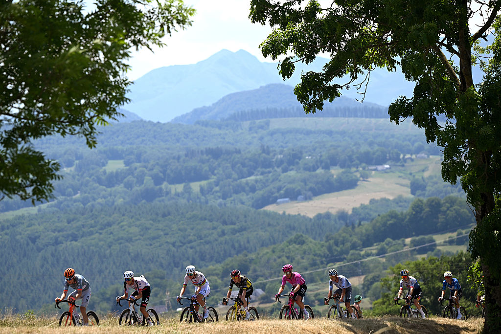 GAVARNIE-GEDRE, FRANCE - JULY 09: (L-R) Tobias Foss of Norway and Netcompany INEOS Cycling Team, Felix Grossschartner of Austria, Tadej Pogacar of Slovenia and UAE Team Emirates - XRG, Jonas Vingegaard of Denmark and Team Visma | Lease a Bike, Michael Valgren of Denmark and Team EF Education - EasyPost, Quinten Hermans of Belgium and Team Pinarello Q36.5 Pro Cycling, Jan Tratnik of Slovenia and Team Red Bull - BORA - hansgrohe, Jefferson Alveiro Cepeda of Ecuador and Team Movistar and a general view of the peloton competing during the 113th Tour de France 2026, Stage 6 a 186.2km stage from Pau to Gavarnie-Gedre 1379m / #UCIWT / on July 09, 2026 in Gavarnie-Gedre, France. (Photo by Dario Belingheri/Getty Images)