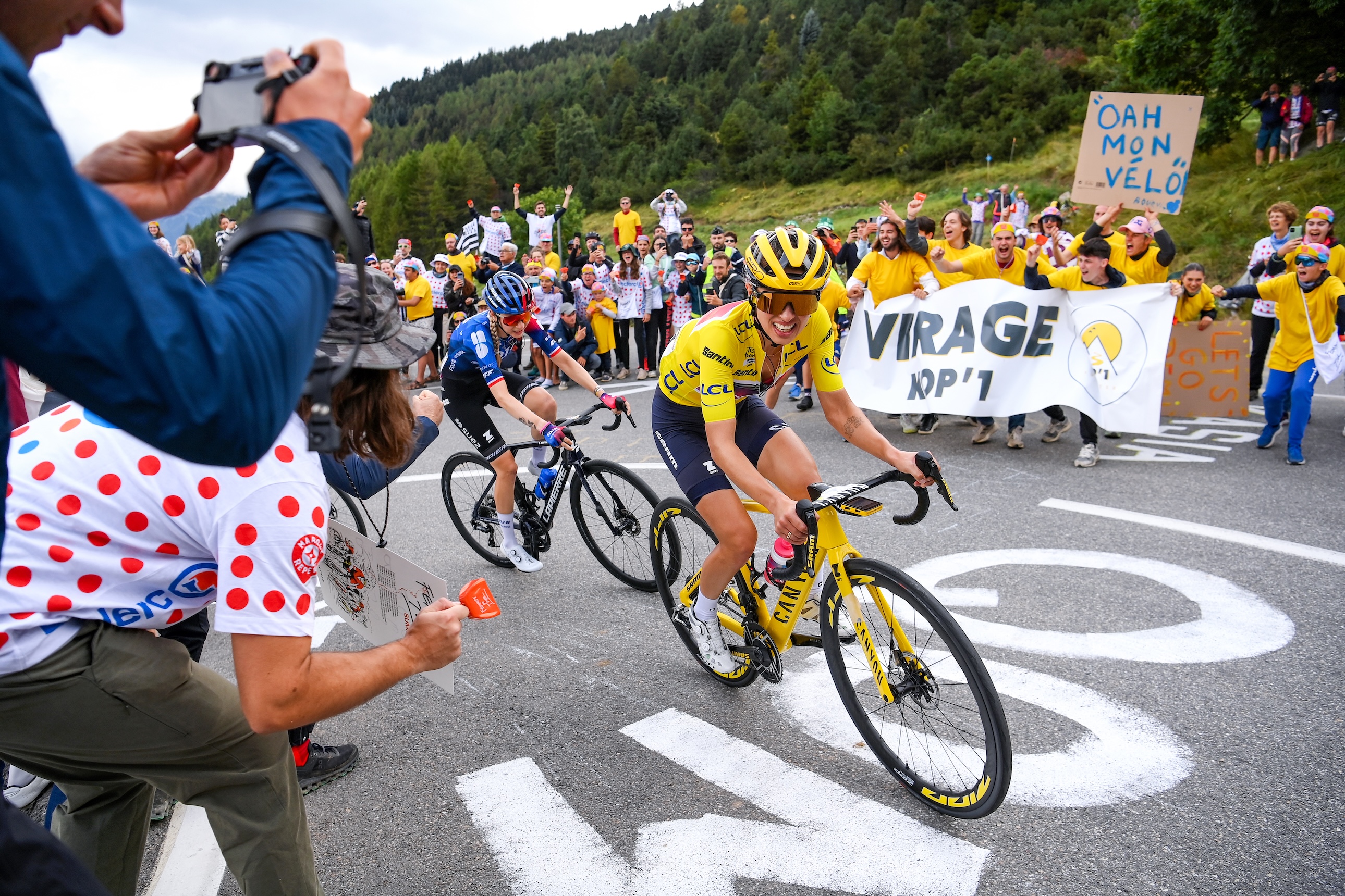 Kasia Niewiadoma climbing Alpe d'Huez in 2024