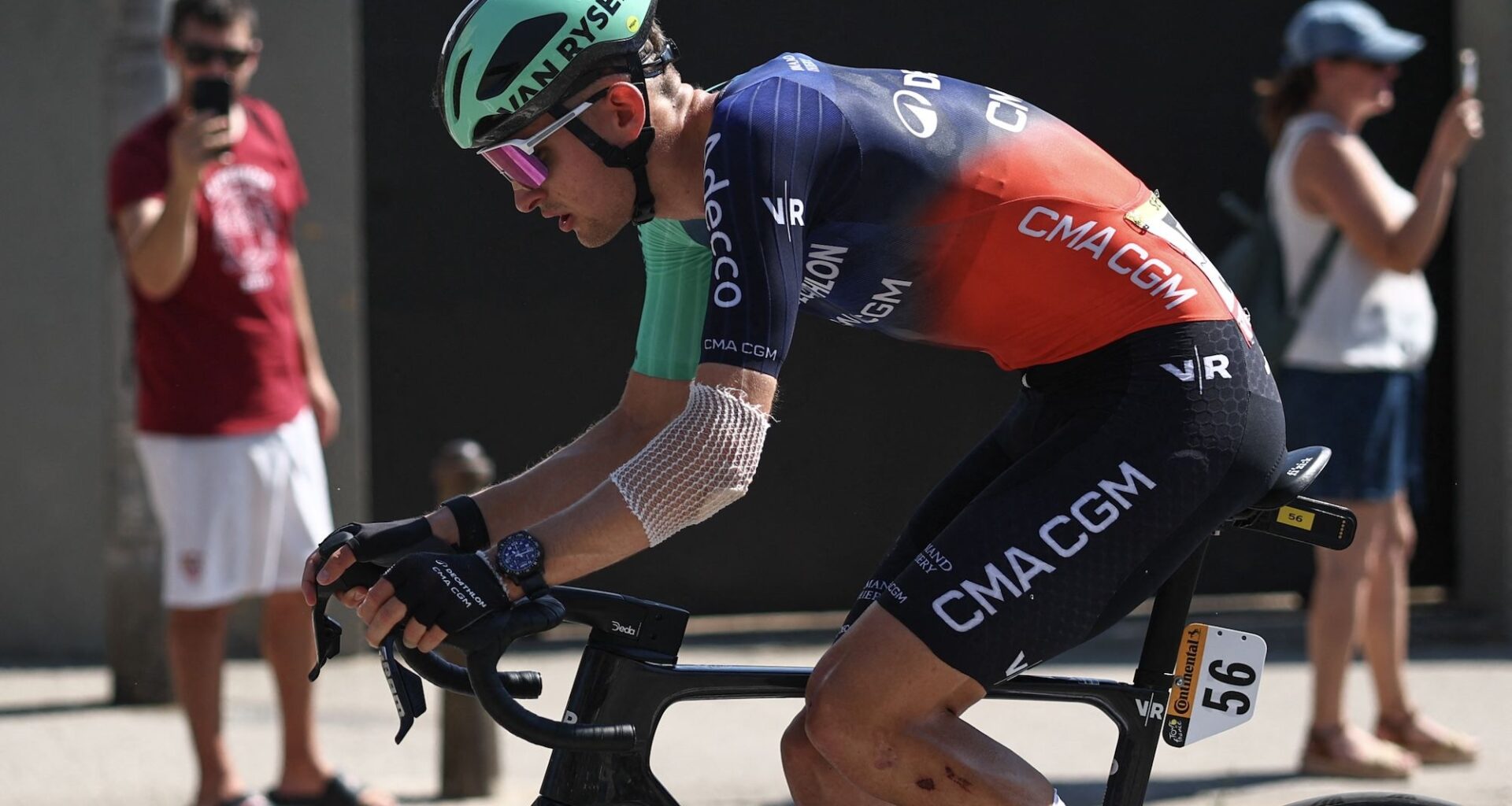 A near miss with a car and race radio mix-up as young Paul Seixas tastes the chaos of the Tour de France