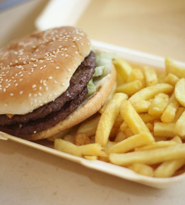 Embargoed to 2330 Tuesday July 29 File photo dated 27/04/25 of a half-pounder burger and chips in a takeaway carton. Academics have found a link between consuming high levels of ultra processed foods (UPFs) and lung cancer. An international team of researchers tracked the health and food habits of more than 100,000 US adults, with an average age of 63. After an average of 12 years the team identified 1,706 cases of lung cancer. Issue date: Tuesday July 29, 2025. PA Photo. Photo credit should read: Philip Toscano/PA Wire