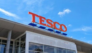 Tesco is the latest supermarket testing human-sized robots — and shoppers think they're 'creepy'