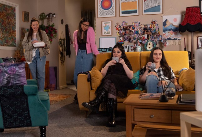 Nina, Amy, Asha and Sienna all in the living room