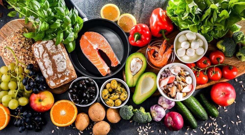 Despite the injections, what goes on the plate still matters (Photo: Shutterstock) תזונה בריאה ים תיכונית