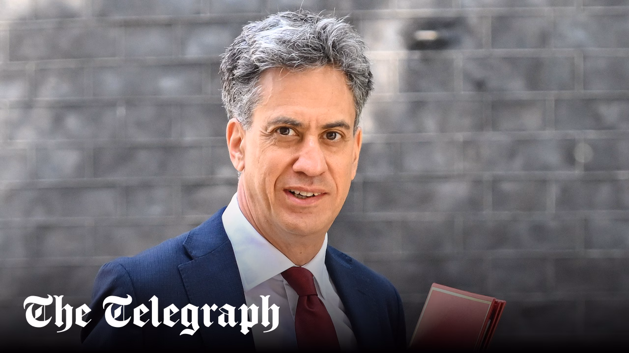 Miliband overrules his own inspectors to approve Britain’s second-largest solar farm