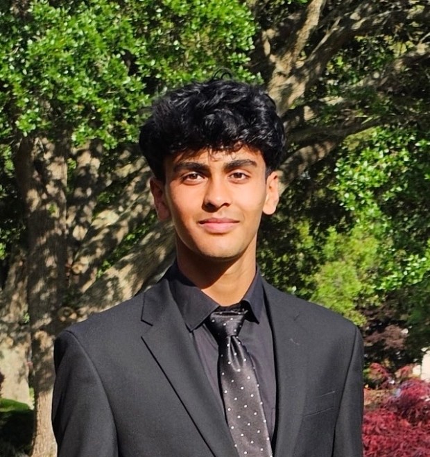 Smit Kothari, a 17-year-old rising senior at Ocean Lake High School's Math and Science Academy, designed and launched an app, GroceryGenius. (Courtesy/Smit Kothari)