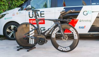 Tadej Pogačar's time trial bike: a weight-saving Colnago frame, 64-tooth chainring, 160mm cranks, 28mm tyres and new ENVE wheels