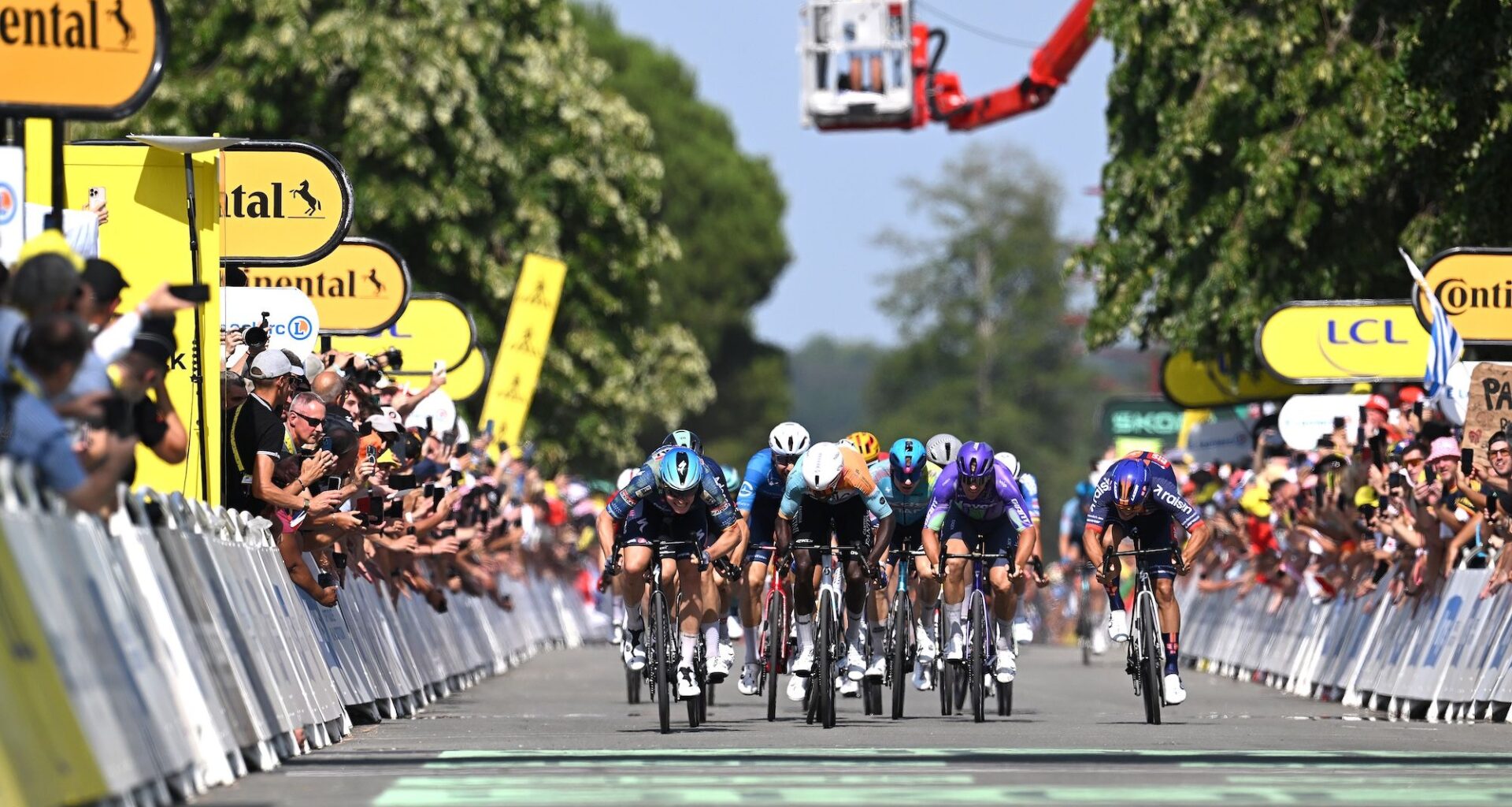 'It's clear that he hesitated after not winning yesterday' – Alpecin say no need for panic yet at Tour de France despite another sprint loss for Jasper Philipsen