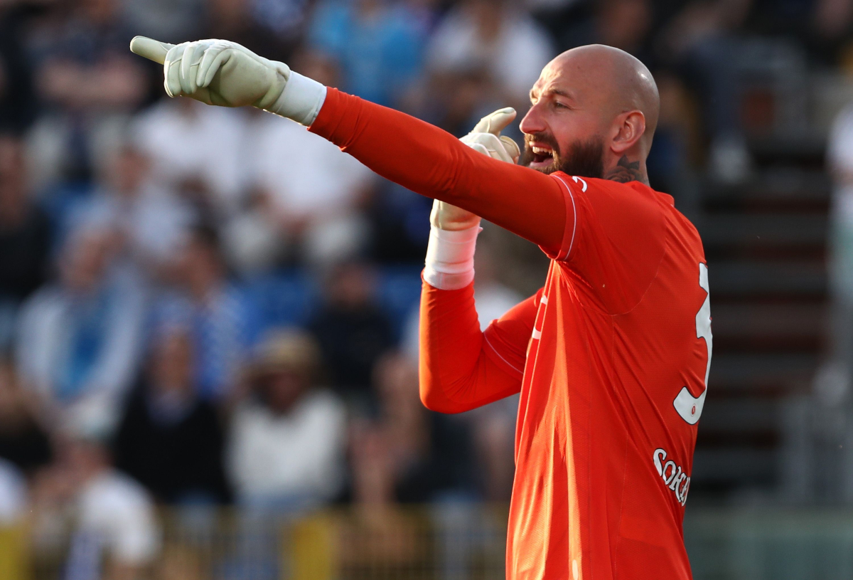 COMO, ITALY - MAY 02: Vanja Milinkovic-Savic of SSC Napoli reacts during the Serie A match between Como 1907 and SSC Napoli at Giuseppe Sinigaglia Stadium on May 02, 2026 in Como, Italy. (Photo by Marco Luzzani/Getty Images)