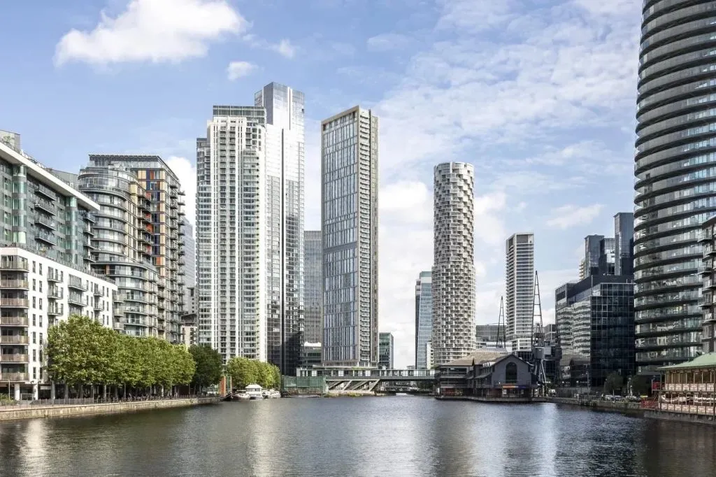 Patel Taylor gets the go-ahead for flats, hotel and co-living tower in Docklands
