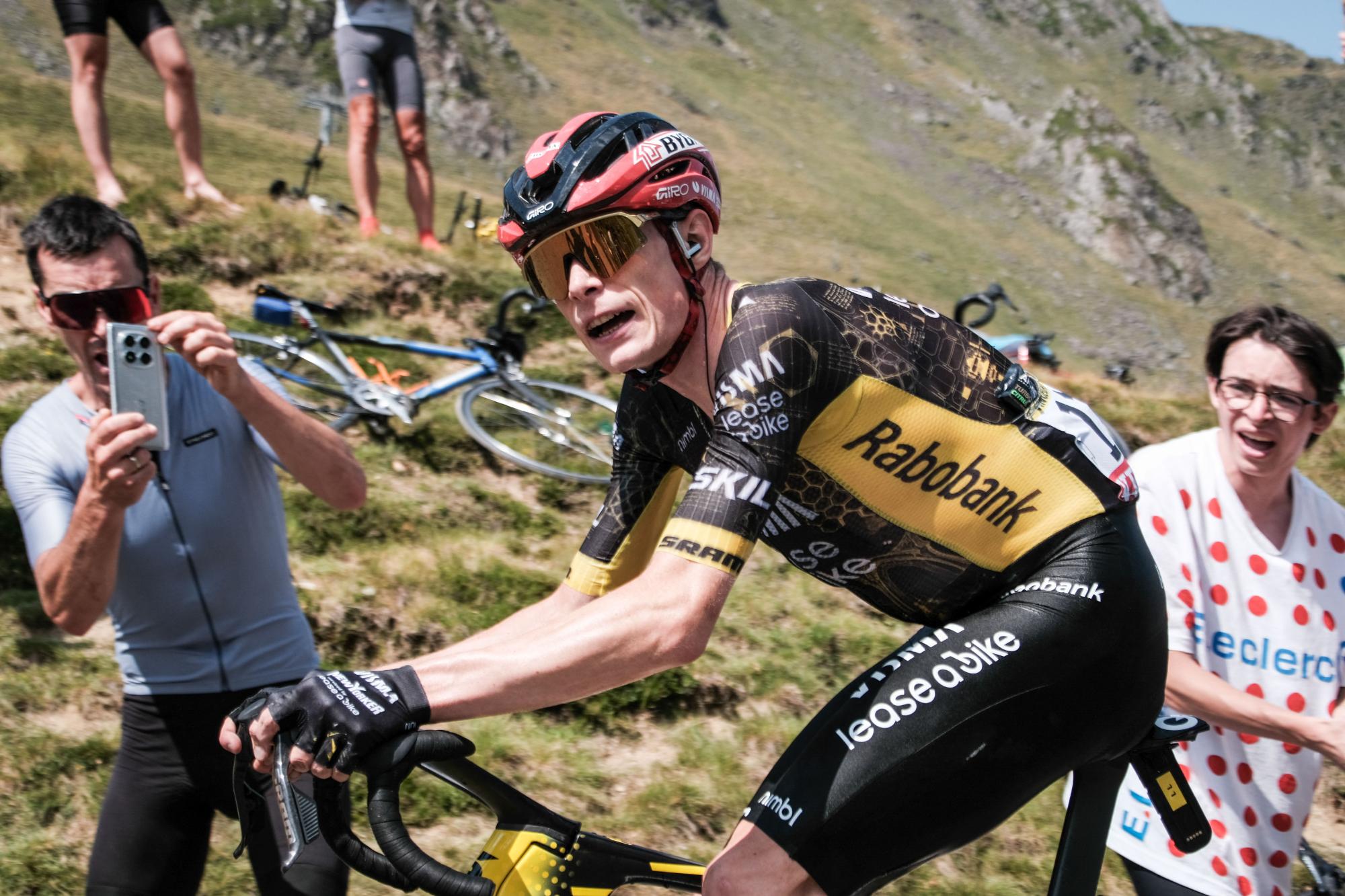 Jonas Vingegaard suffers up a mountain climb