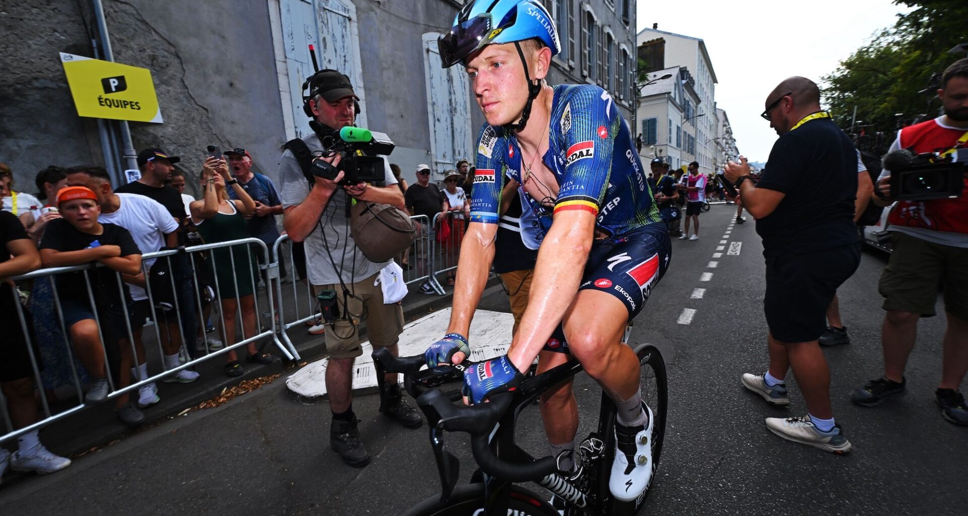 'I was alone' – Door open for next Tour de France sprints with speed, but not luck, on Tim Merlier's side in Pau