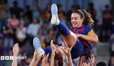 Alexia Putellas celebrated by Barcelona's players