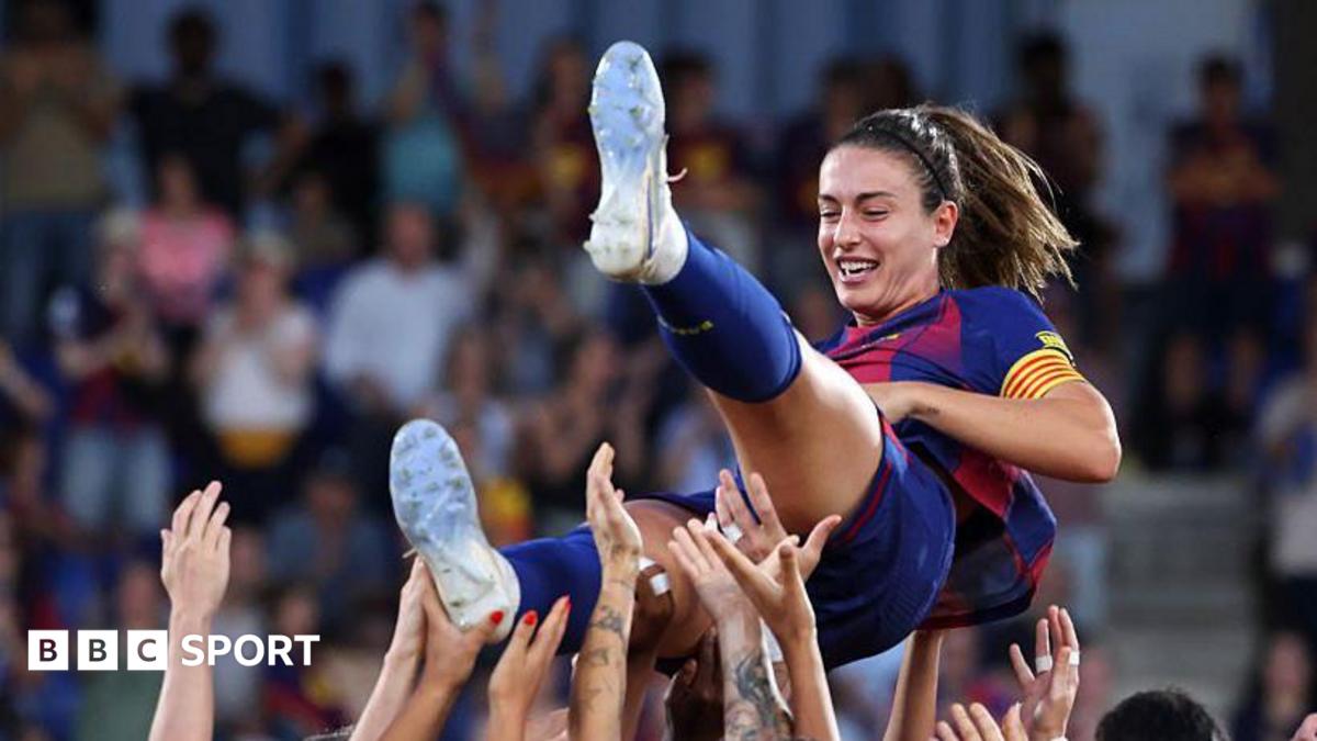 Alexia Putellas celebrated by Barcelona's players