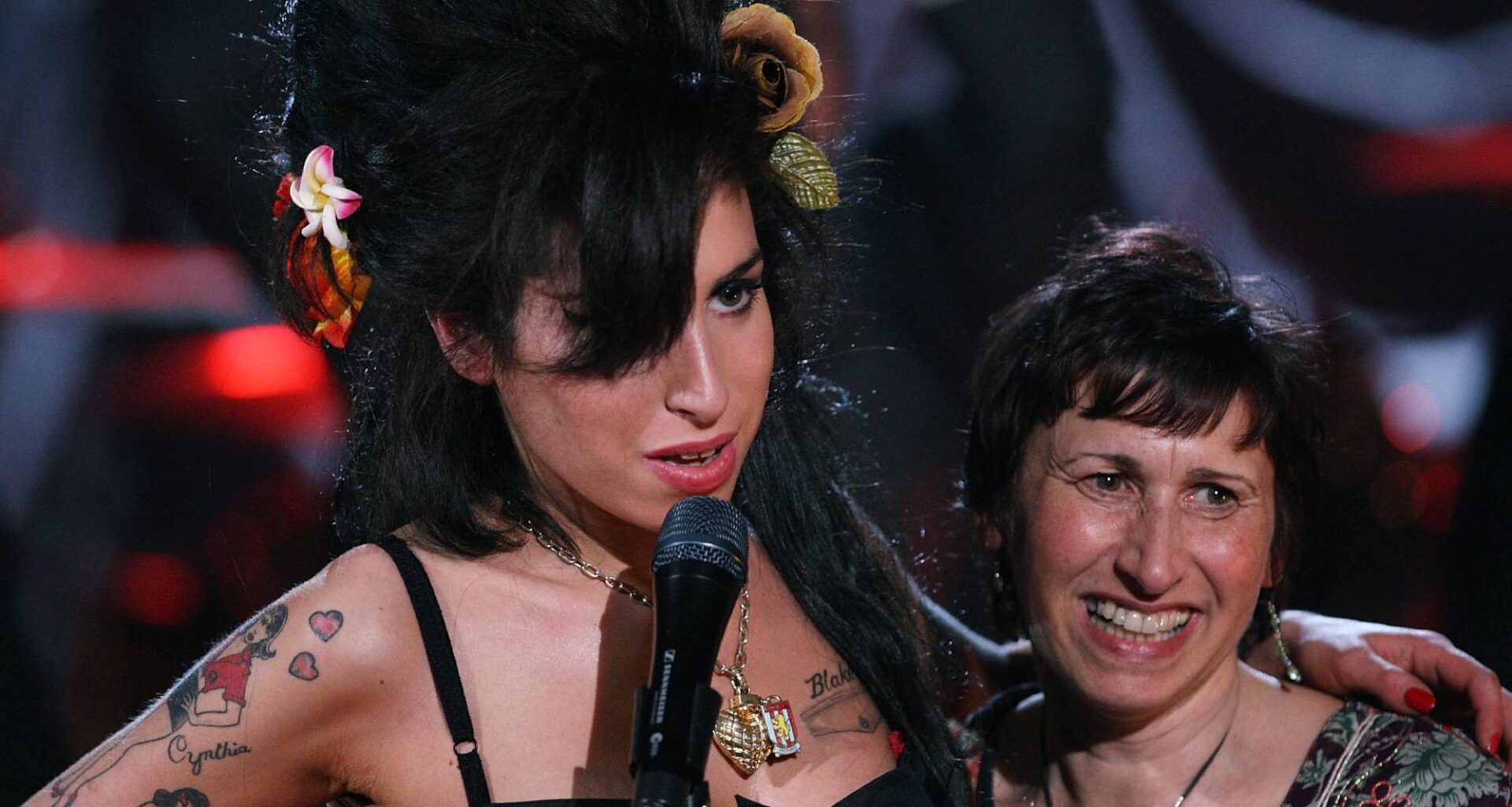 Amy Winehouse’s mother leads tributes and reflects on 15th anniversary of her death: “She was a victim of her own success”