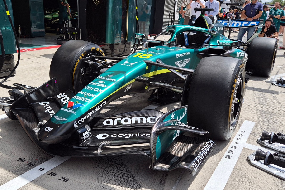 Aston Martin's heavily updated AMR26 breaks cover in Hungary pitlane