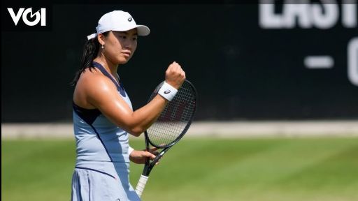 Janice Tjen Knocks Out Slovakian and Advances to DC Open 16
English: Janice Tjen Knocks Out Slovakian and Advances to DC Open 16