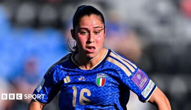 Giulia Dragoni playing for Italy in a 2027 World Cup qualifier