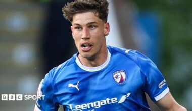 Sil Swinkels in action for Chesterfield wearing their blue home shirt
