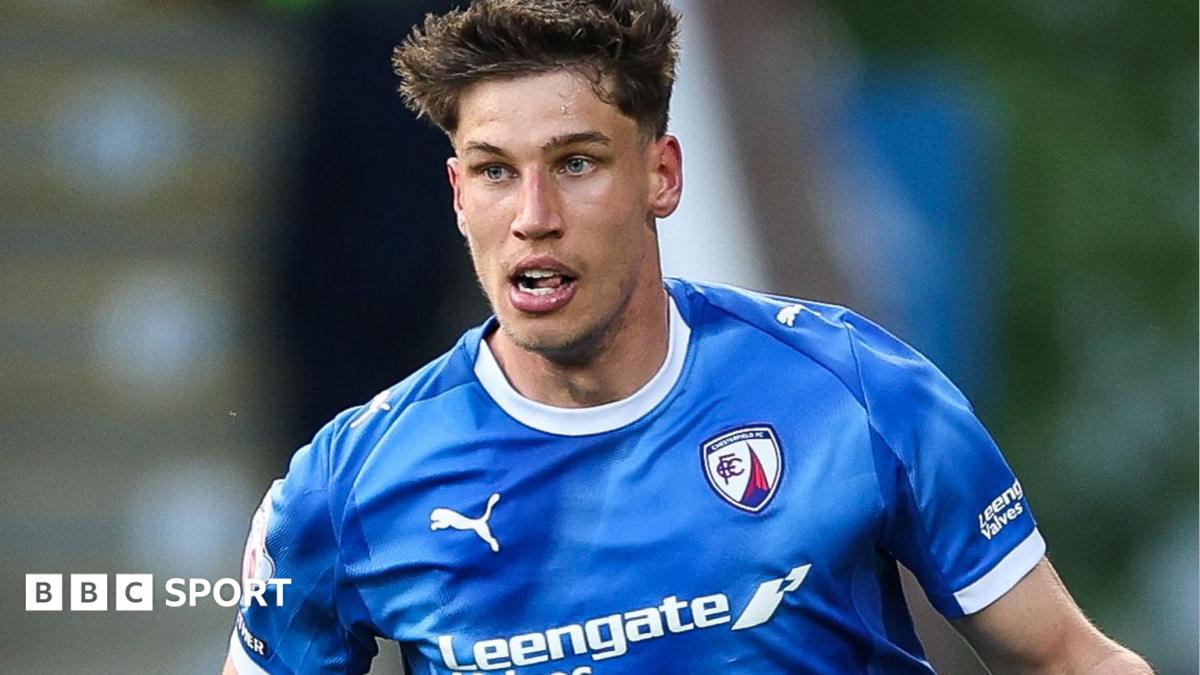 Sil Swinkels in action for Chesterfield wearing their blue home shirt