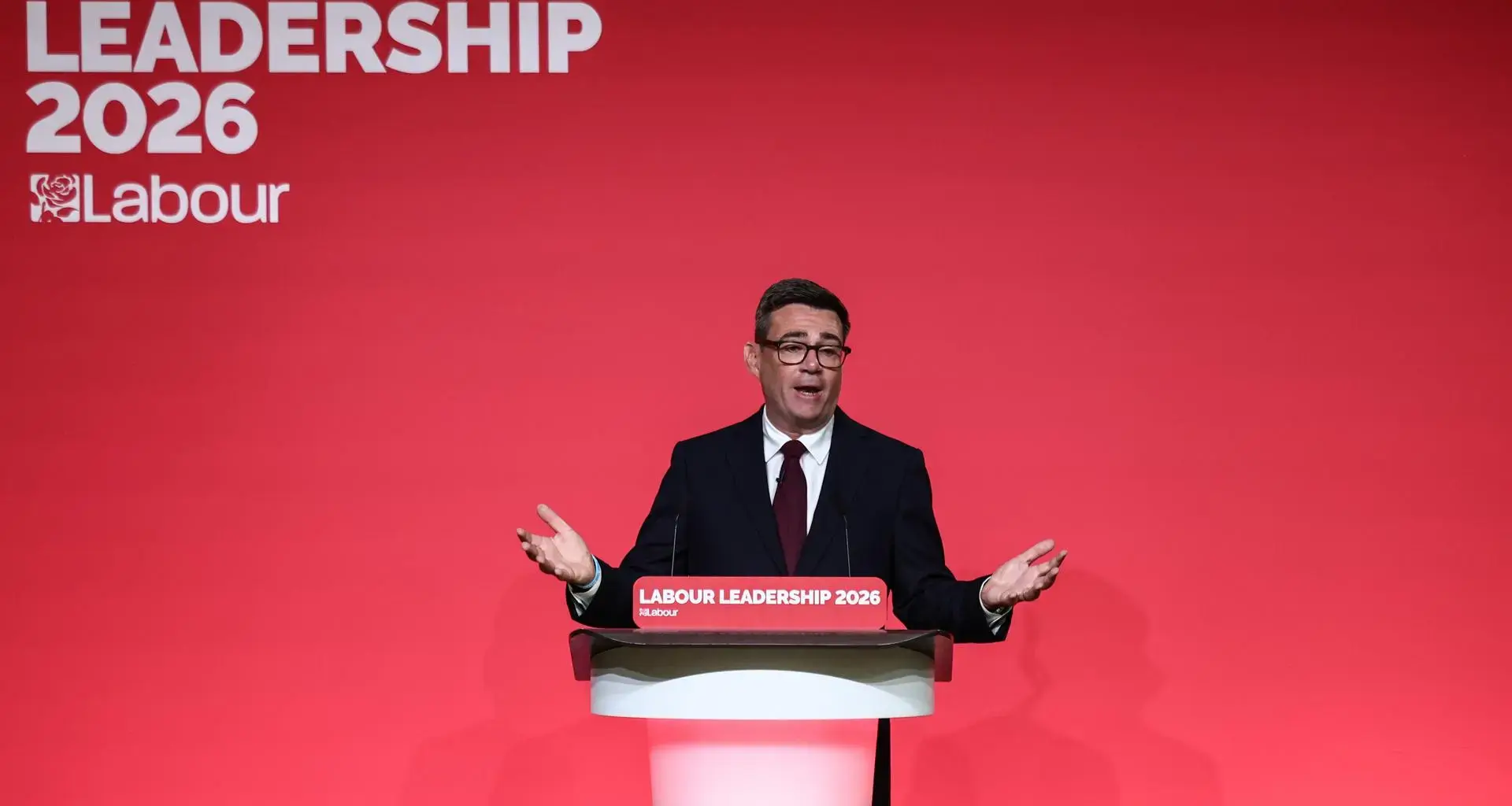Burnham paid tribute to Starmer for bringing Labour back to power with an absolute majority in 2024, and said that he personally "is prepared to lead." Photo: EFE.