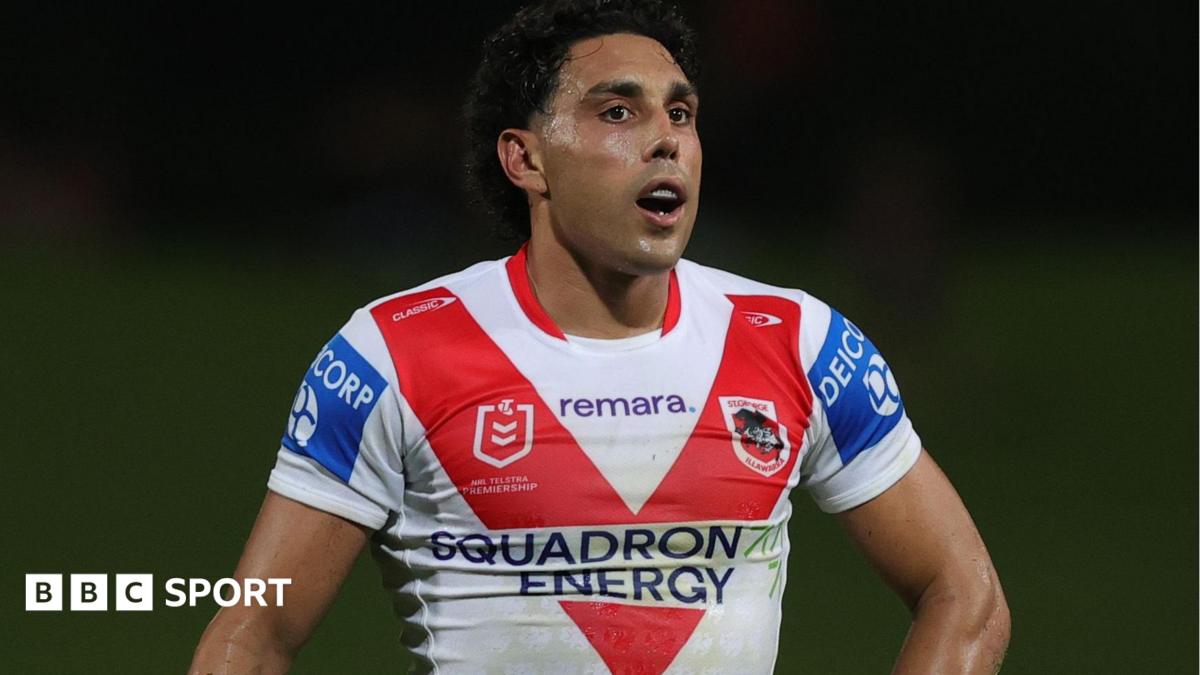 Tyrell Sloan in action for St George Illawarra in the club's white home shirt with red V on the chest