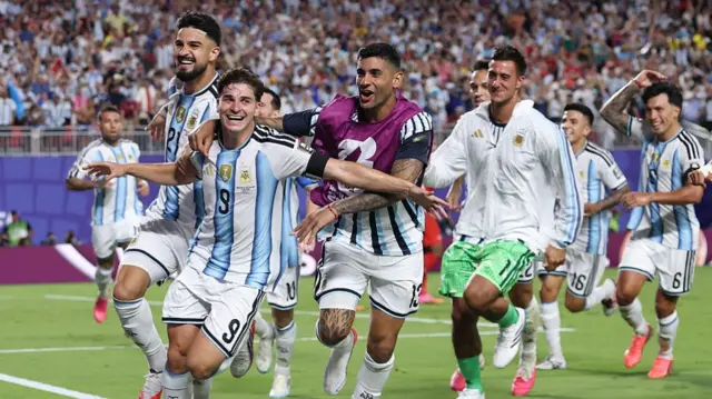 Julian Alvarez #9 of Argentina celebrates with teammates after scoring his team's second goal during the FIFA World Cup 2026 Quarter Final match between Argentina and Switzerland at Kansas City Stadium on July 11, 2026 in Kansas City, Missouri