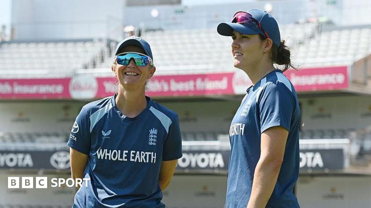 England coach Charlotte Edwards and captain Nat Sciver-Brunt