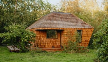 A 35m² Summerhouse Designed Like a Space Habitat