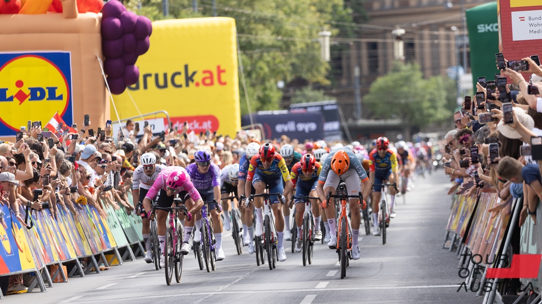 Watson sprints to victory in Vienna