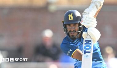 Hamza Shaikh plays a shot for Warwickshire