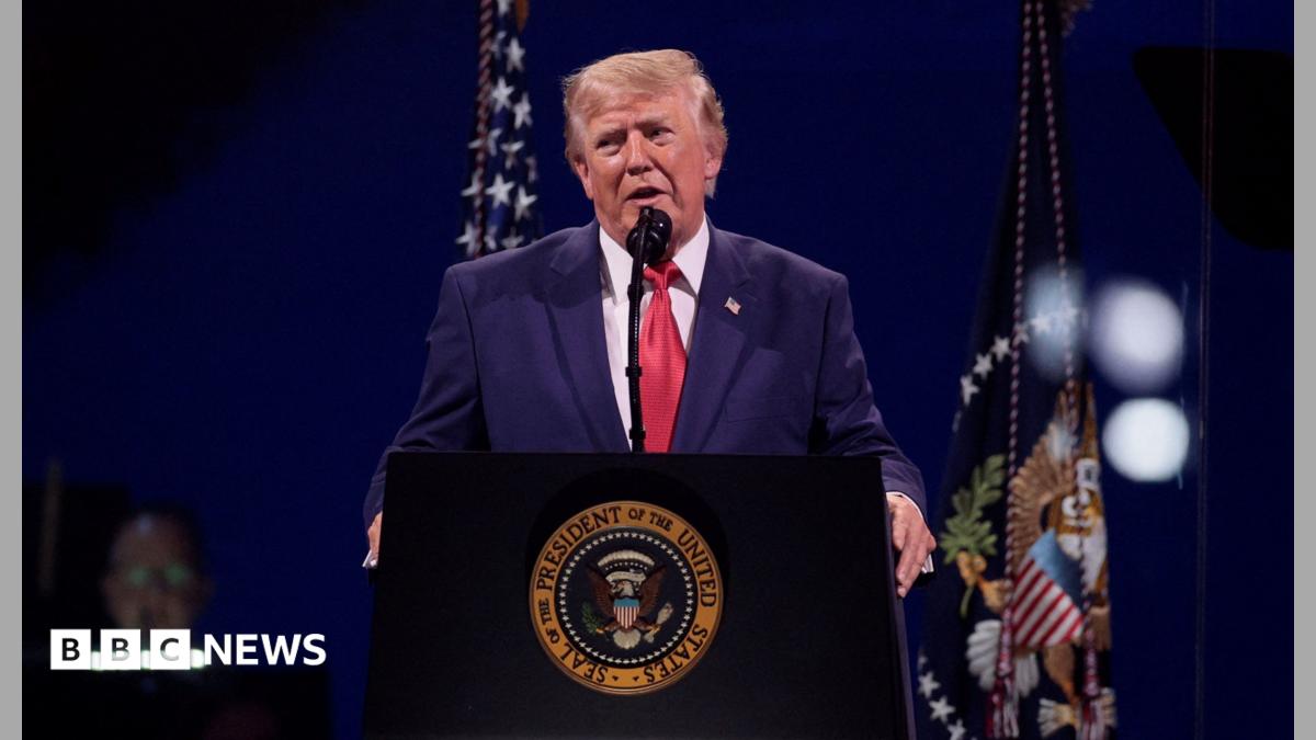 Trump tells National Mall crowd that 'American Dream is back' as July 4th celebrations continue - follow live
