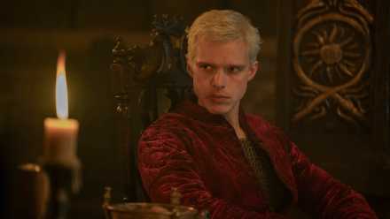Aerion Targaryen (Finn Bennett), a surly-looking man with a prominent bruise on his mouth and white-blond hair cropped short, in A Knight of the Seven Kingdoms