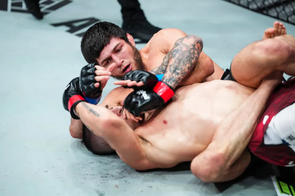 Gamid Khizriev submitting Biaggio Ali Walsh