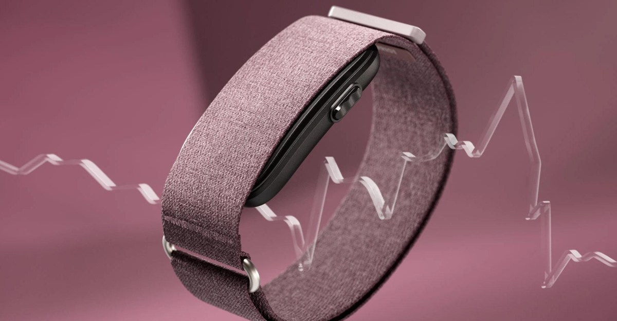 Garmin’s new screen-free fitness tracker doesn’t require a subscription